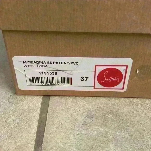 Louboutin Myriadina 85 Patent in Snow - Picture 2 of 5